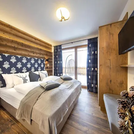 Holiday home In Neukirchen Near Wildkogel Slope *