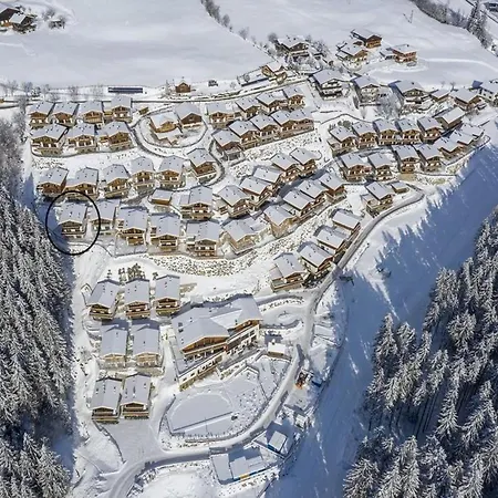 Holiday home In Neukirchen Near Wildkogel Slope *